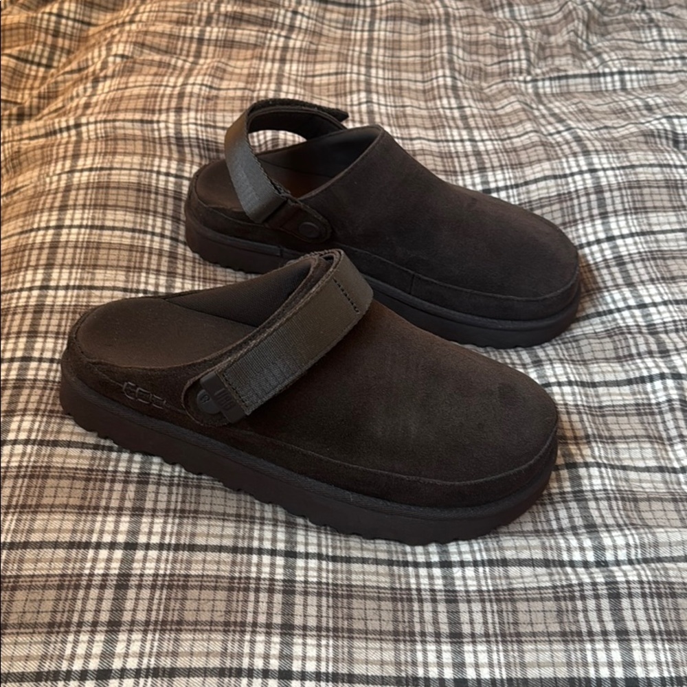 Ugg golden star clogs